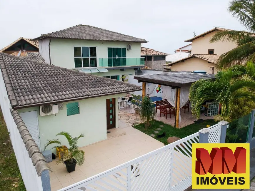 Foto 1 de Casa de Condomínio com 4 quartos à venda, 190m2 em Cabo Frio - RJ