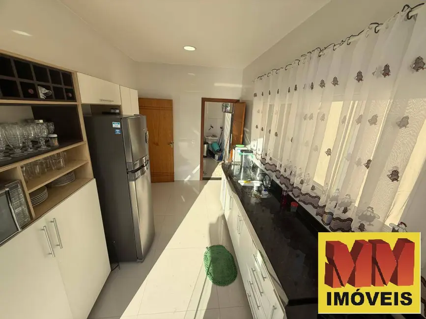 Foto 9 de Casa de Condomínio com 3 quartos à venda, 228m2 em Cabo Frio - RJ