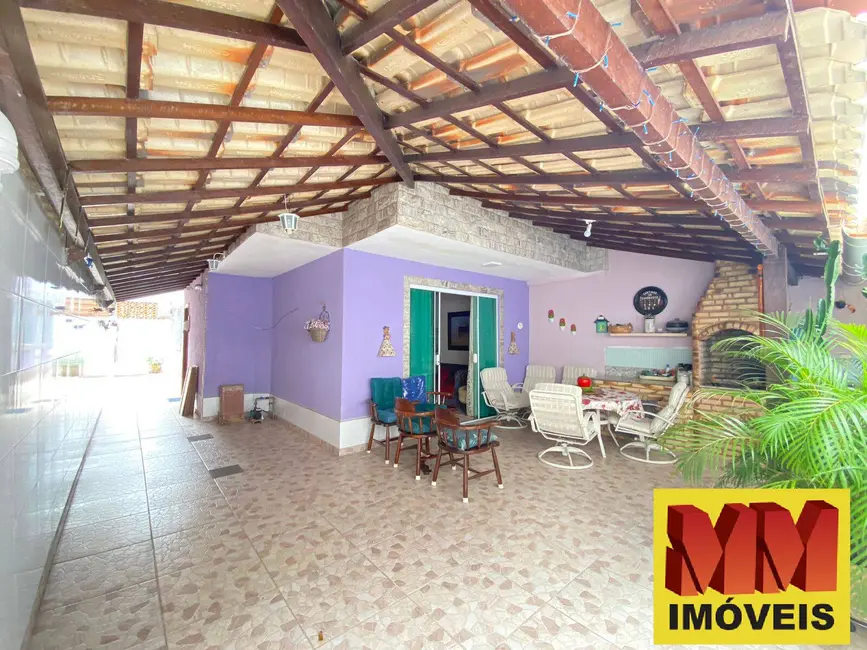 Foto 2 de Casa com 4 quartos à venda, 200m2 em Palmeiras, Cabo Frio - RJ