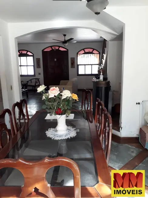 Foto 2 de Casa com 5 quartos à venda, 350m2 em Passagem, Cabo Frio - RJ