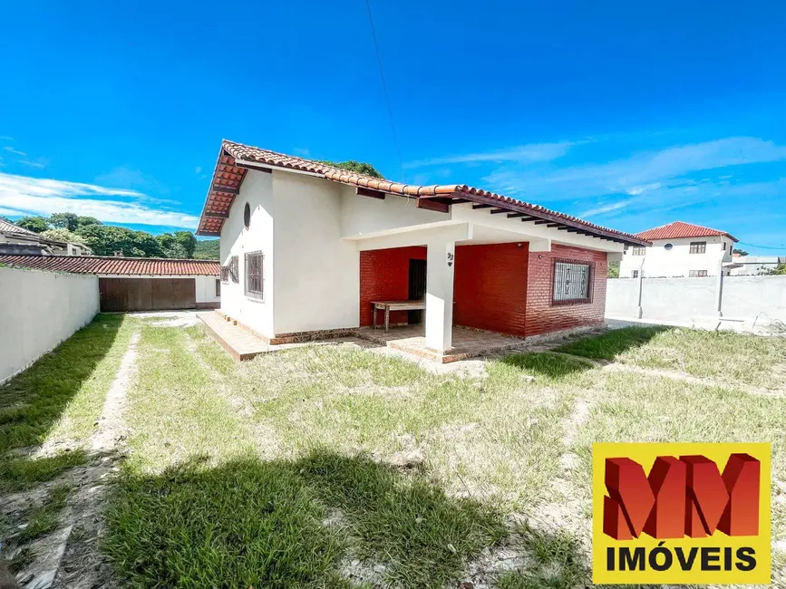 Foto 1 de Casa com 4 quartos à venda, 114m2 em Cabo Frio - RJ