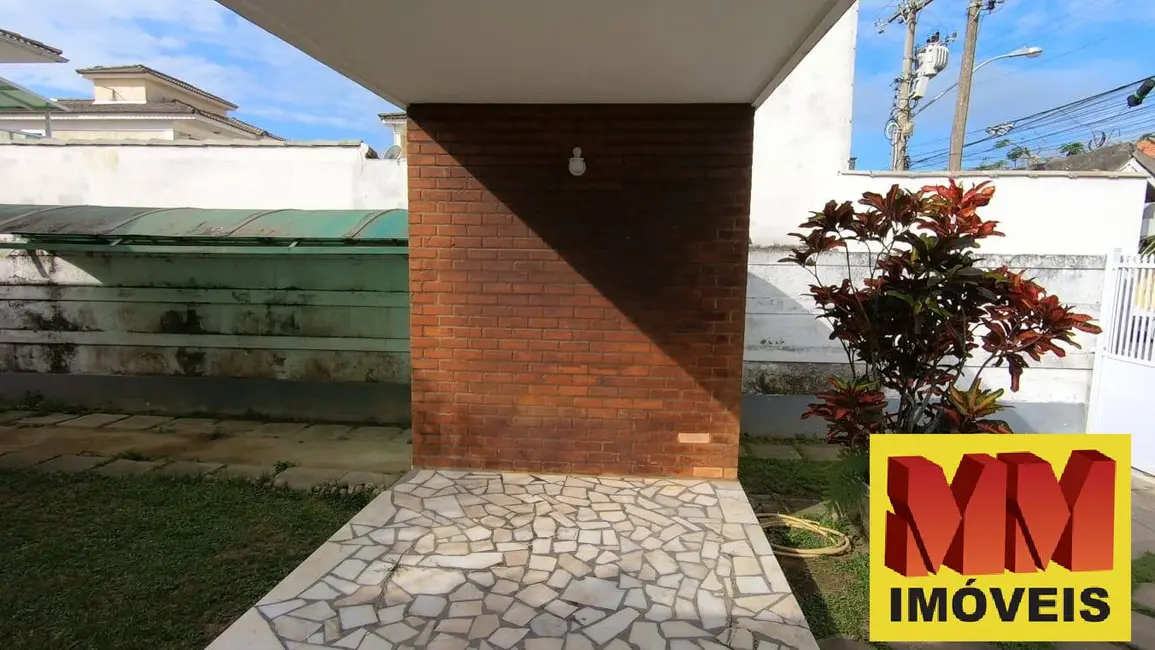 Foto 3 de Casa com 6 quartos à venda, 250m2 em Portinho, Cabo Frio - RJ