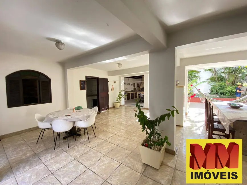 Foto 4 de Casa com 6 quartos à venda, 272m2 em Jardim Excelsior, Cabo Frio - RJ