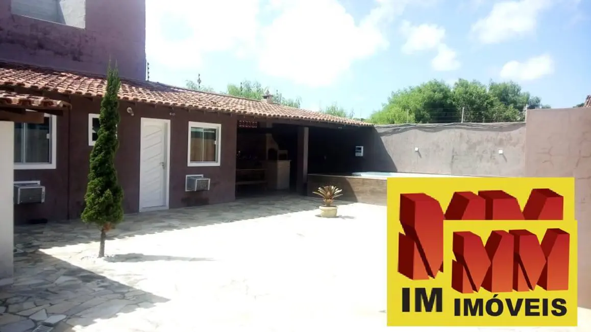 Foto 3 de Casa com 5 quartos à venda, 160m2 em Parque Burle, Cabo Frio - RJ