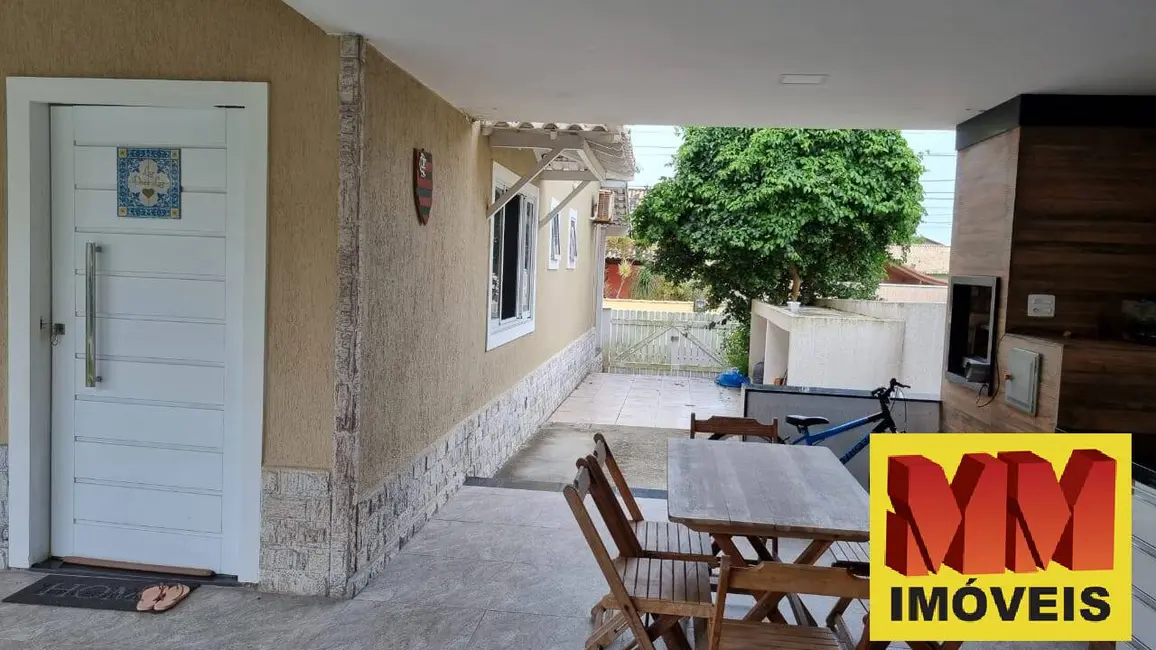 Casa de Condomínio com 4 quartos à venda, 220m2 em Cabo Frio - RJ - imagem 3 Foto 3 de Casa de Condomínio com 4 quartos à venda, 220m2 em Cabo Frio - RJ