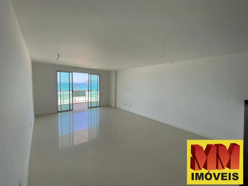 Foto 2 de Cobertura com 6 quartos à venda, 370m2 em Cabo Frio - RJ