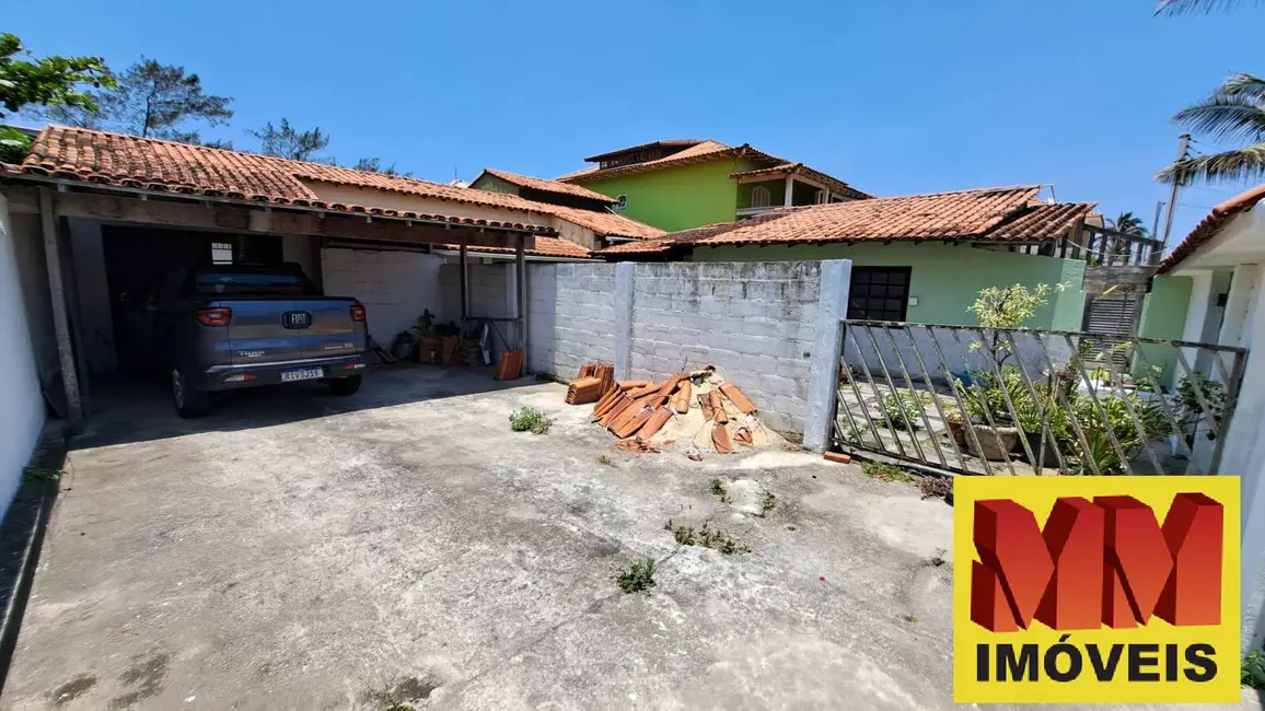 Foto 2 de Casa com 5 quartos à venda, 160m2 em Cabo Frio - RJ