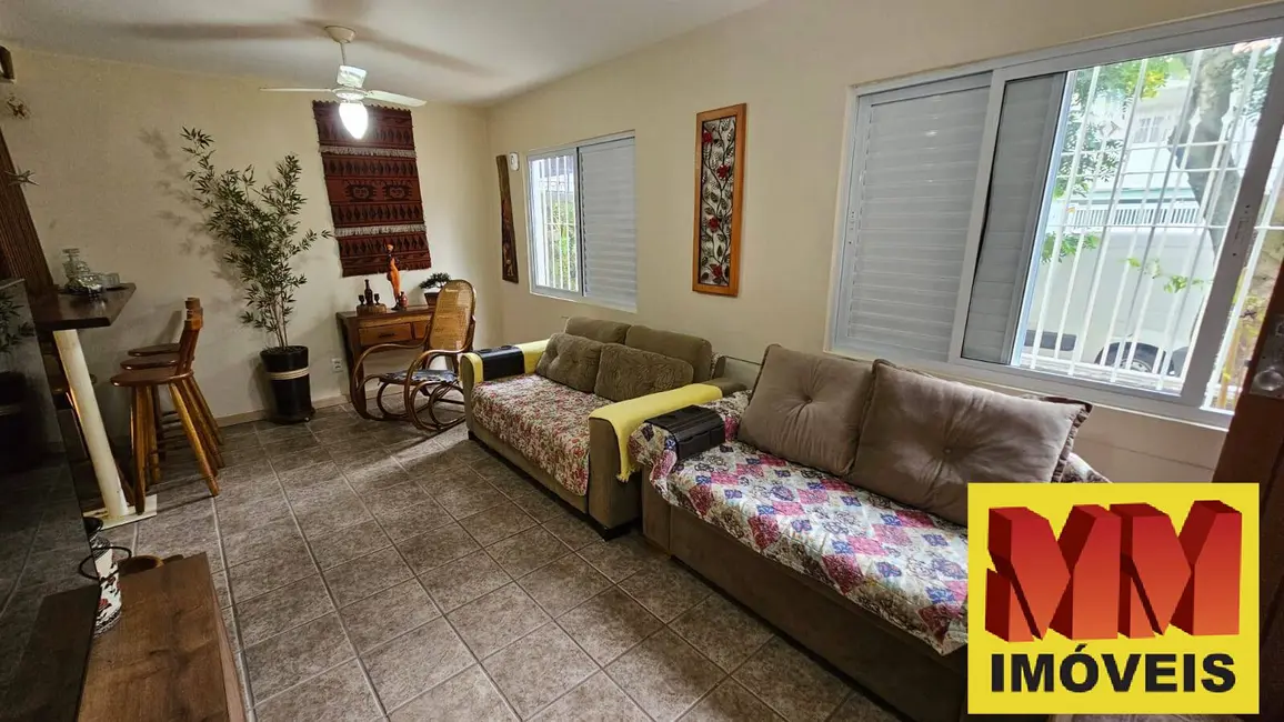 Casa de Condomínio com 5 quartos à venda, 117m2 em Braga, Cabo Frio - RJ - imagem 3 Foto 3 de Casa de Condomínio com 5 quartos à venda, 117m2 em Braga, Cabo Frio - RJ