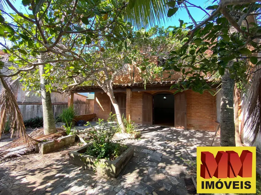 Foto 1 de Casa com 5 quartos à venda, 417m2 em Cabo Frio - RJ