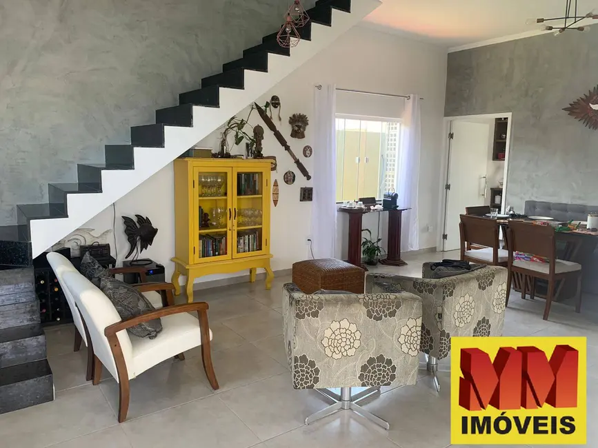 Casa de Condomínio com 3 quartos à venda, 144m2 em Cabo Frio - RJ - imagem 5 Foto 5 de Casa de Condomínio com 3 quartos à venda, 144m2 em Cabo Frio - RJ