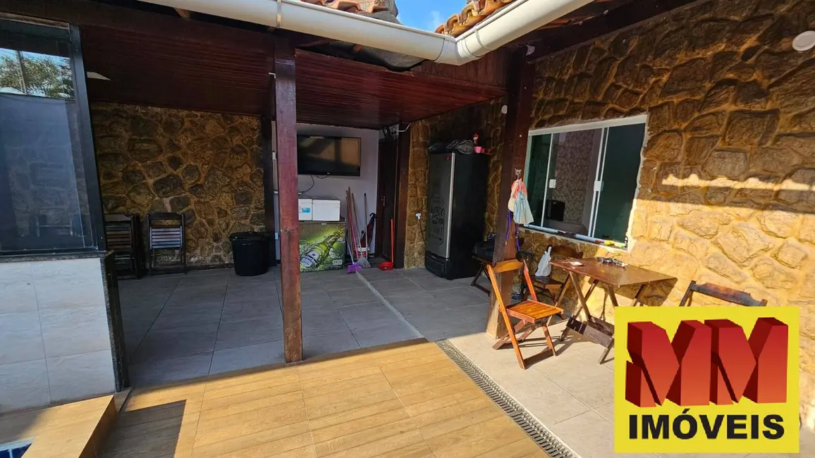 Foto 3 de Casa com 5 quartos à venda, 127m2 em Parque Burle, Cabo Frio - RJ