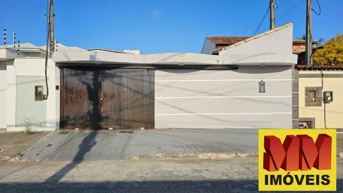 Foto 1 de Casa com 5 quartos à venda, 127m2 em Parque Burle, Cabo Frio - RJ