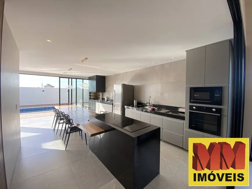 Casa de Condomínio com 4 quartos à venda, 240m2 em Ogiva, Cabo Frio - RJ - imagem 7 Foto 7 de Casa de Condomínio com 4 quartos à venda, 240m2 em Ogiva, Cabo Frio - RJ