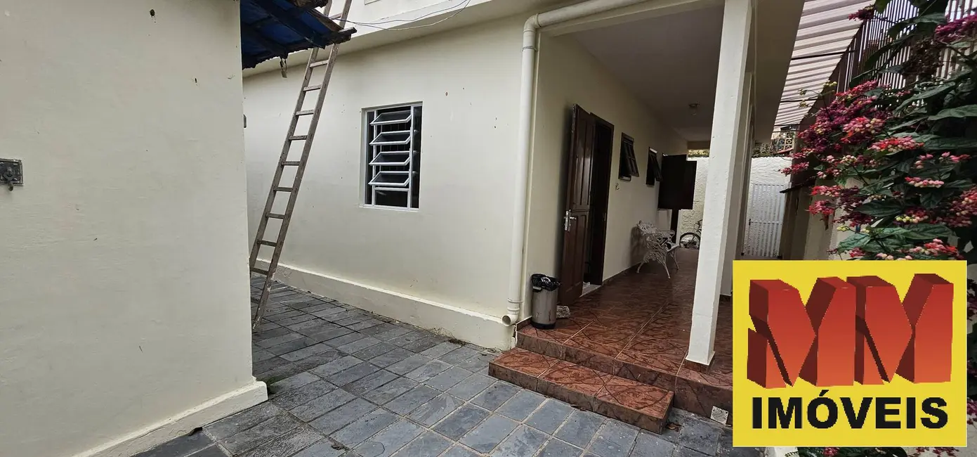 Casa com 3 quartos à venda, 80m2 em Centro, Cabo Frio - RJ - imagem 3 Foto 3 de Casa com 3 quartos à venda, 80m2 em Centro, Cabo Frio - RJ