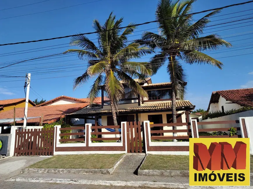 Foto 1 de Casa com 3 quartos à venda, 221m2 em Foguete, Cabo Frio - RJ