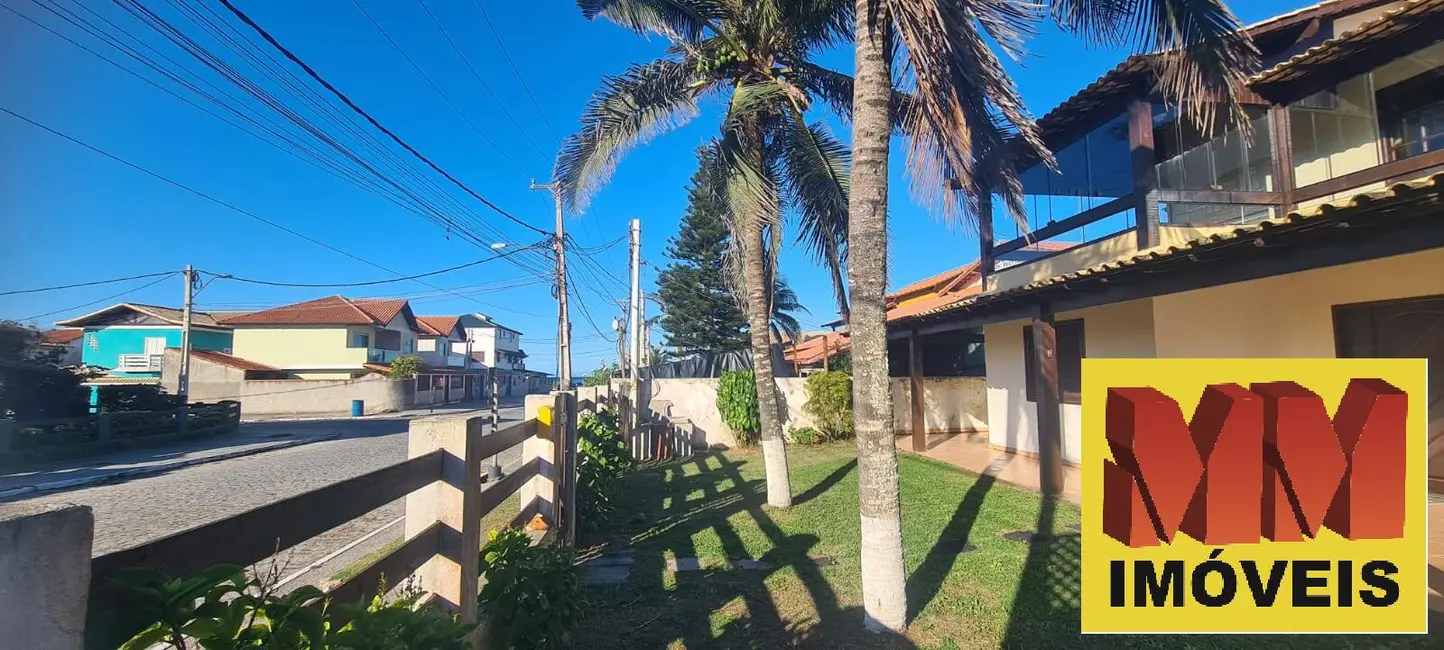 Foto 2 de Casa com 3 quartos à venda, 221m2 em Foguete, Cabo Frio - RJ