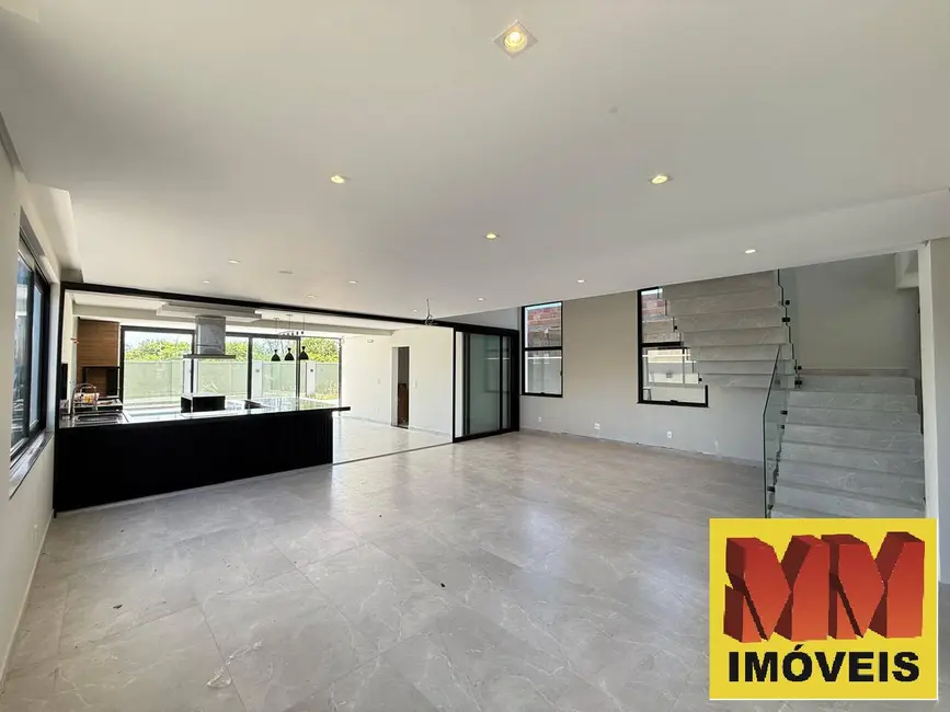 Casa de Condomínio com 4 quartos à venda e para alugar, 280m2 em Ogiva, Cabo Frio - RJ - imagem 5 Foto 5 de Casa de Condomínio com 4 quartos à venda e para alugar, 280m2 em Ogiva, Cabo Frio - RJ