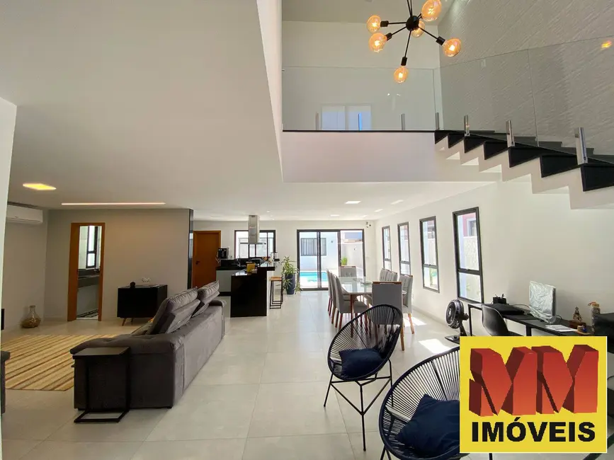 Casa de Condomínio com 4 quartos à venda, 245m2 em Cabo Frio - RJ - imagem 4 Foto 4 de Casa de Condomínio com 4 quartos à venda, 245m2 em Cabo Frio - RJ