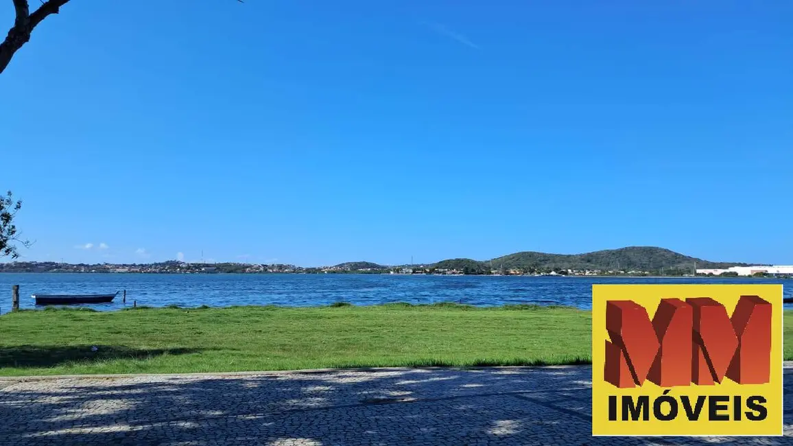 Foto 3 de Casa de Condomínio com 4 quartos à venda, 100m2 em Praia do Siqueira, Cabo Frio - RJ