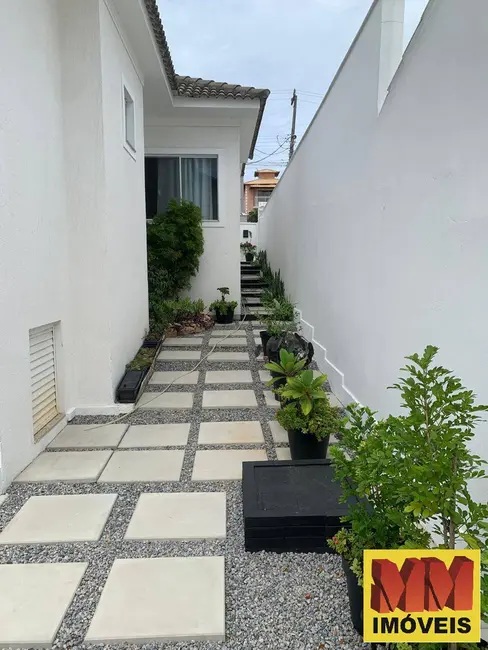 Foto 4 de Casa de Condomínio com 3 quartos à venda, 98m2 em Ogiva, Cabo Frio - RJ