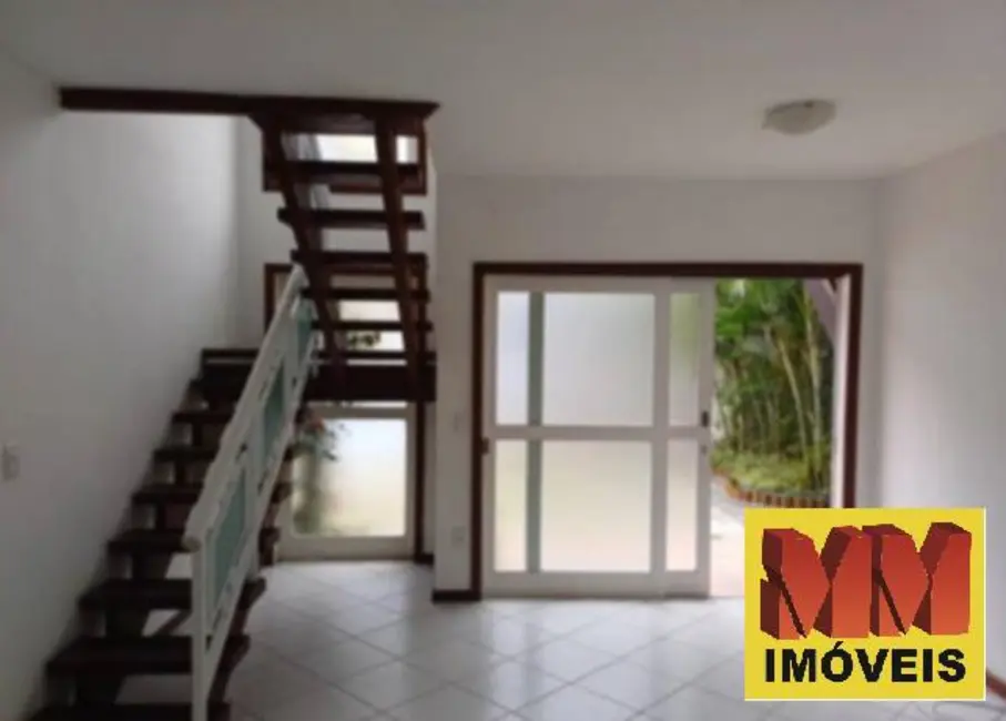 Foto 3 de Casa de Condomínio com 3 quartos à venda, 103m2 em Palmeiras, Cabo Frio - RJ