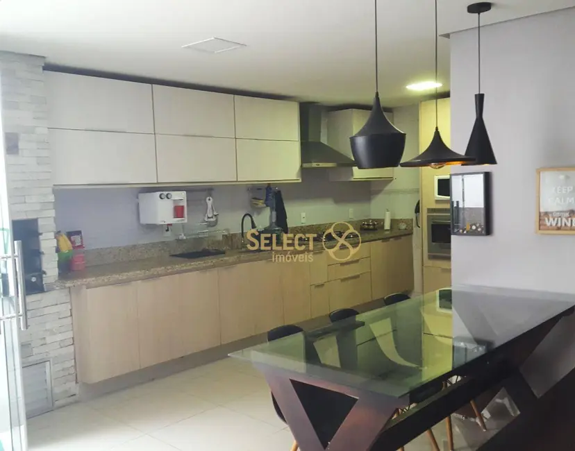 Sobrado com 3 quartos à venda, 160m2 em Aparecida De Goiania - GO - imagem 4 Foto 4 de Sobrado com 3 quartos à venda, 160m2 em Aparecida De Goiania - GO