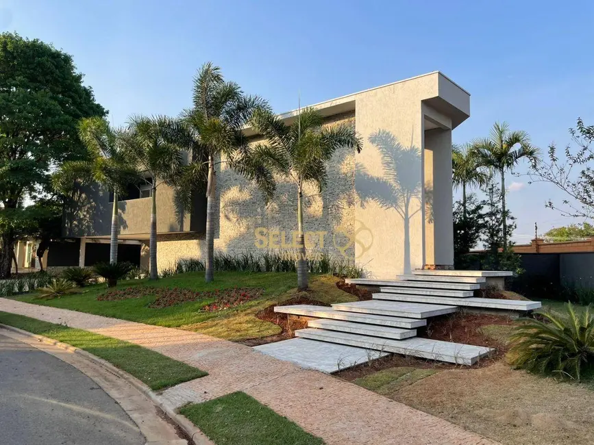 Foto 3 de Sobrado com 4 quartos à venda, 870m2 em Residencial Alphaville Flamboyant, Goiania - GO