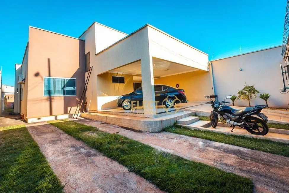 Casa com 3 quartos à venda, 384m2 em Residencial Morada do Ipê, Goiania - GO - imagem 2 Foto 2 de Casa com 3 quartos à venda, 384m2 em Residencial Morada do Ipê, Goiania - GO