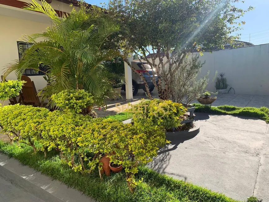 Foto 4 de Casa com 3 quartos à venda, 600m2 em Vila Rezende, Goiania - GO