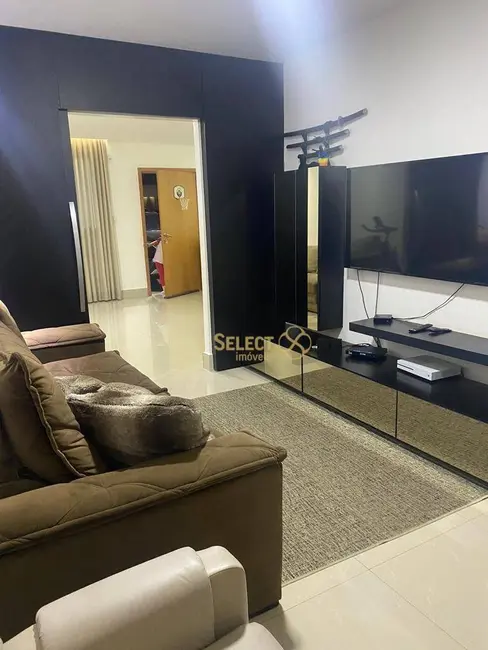 Foto 4 de Sobrado com 3 quartos à venda, 192m2 em Sítios Santa Luzia, Aparecida De Goiania - GO