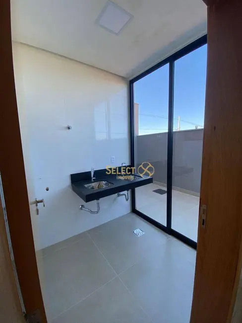 Sobrado com 3 quartos à venda, 300m2 em Senador Canedo - GO - imagem 7 Foto 7 de Sobrado com 3 quartos à venda, 300m2 em Senador Canedo - GO