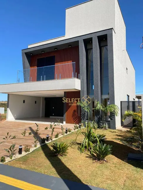 Foto 2 de Sobrado com 3 quartos à venda, 300m2 em Senador Canedo - GO