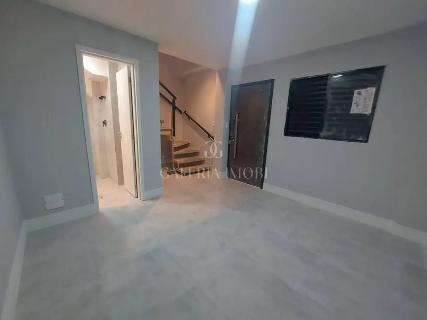 Casa com 2 quartos à venda, 176m2 em Marapé, Santos - SP - imagem 5 Foto 5 de Casa com 2 quartos à venda, 176m2 em Marapé, Santos - SP