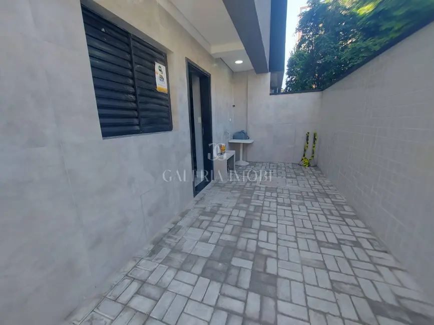 Casa com 2 quartos à venda, 176m2 em Marapé, Santos - SP - imagem 3 Foto 3 de Casa com 2 quartos à venda, 176m2 em Marapé, Santos - SP