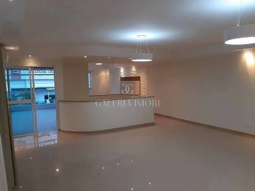Foto 2 de Casa com 3 quartos à venda, 227m2 em Campo Grande, Santos - SP