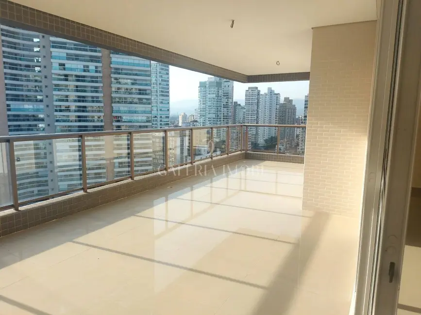 Apartamento com 3 quartos à venda, 210m2 em Embaré, Santos - SP - imagem 5 Foto 5 de Apartamento com 3 quartos à venda, 210m2 em Embaré, Santos - SP