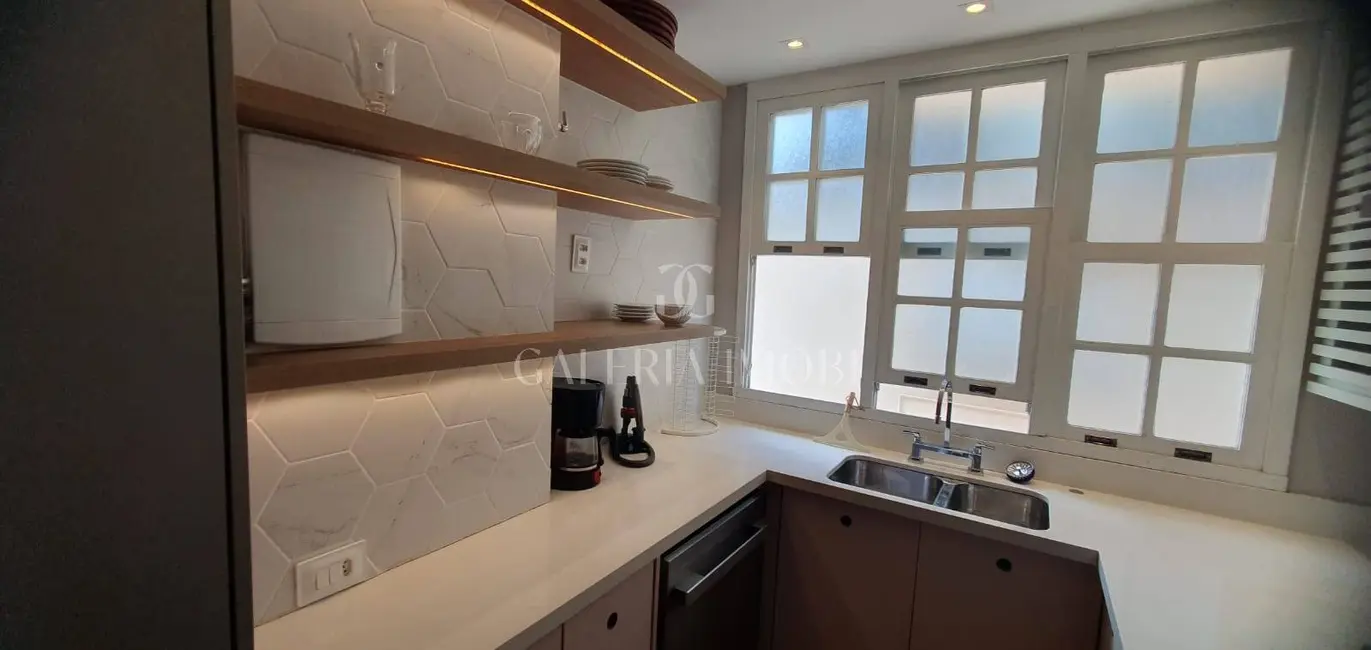 Foto 8 de Apartamento com 3 quartos à venda, 85m2 em Várzea, Teresopolis - RJ