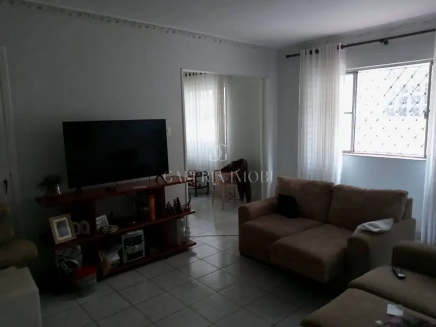 Casa com 4 quartos à venda, 196m2 em Embaré, Santos - SP - imagem 6 Foto 6 de Casa com 4 quartos à venda, 196m2 em Embaré, Santos - SP