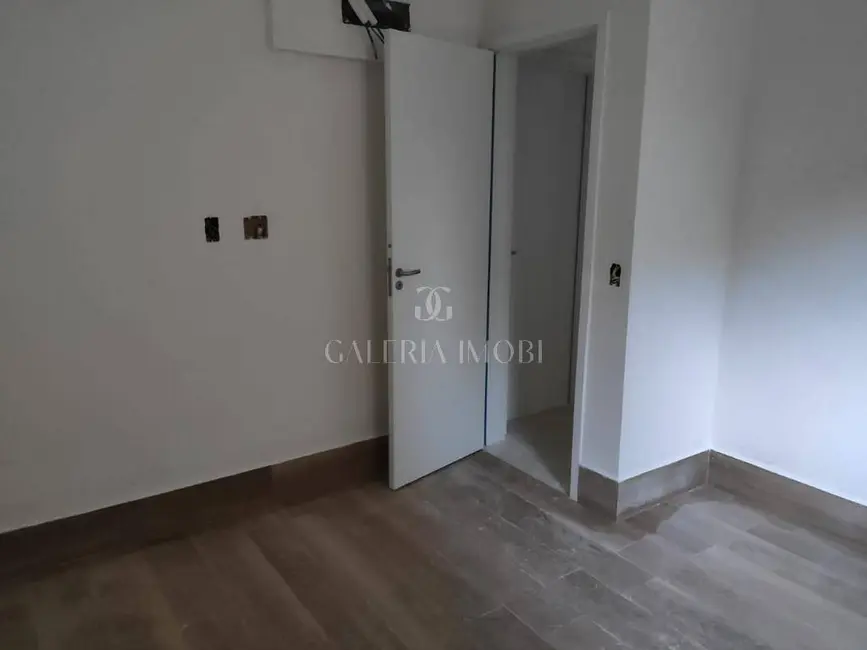 Casa com 3 quartos à venda, 141m2 em Gonzaga, Santos - SP - imagem 8 Foto 8 de Casa com 3 quartos à venda, 141m2 em Gonzaga, Santos - SP