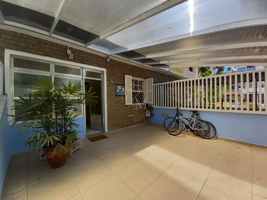 Foto 2 de Casa com 2 quartos à venda, 72m2 em Embaré, Santos - SP