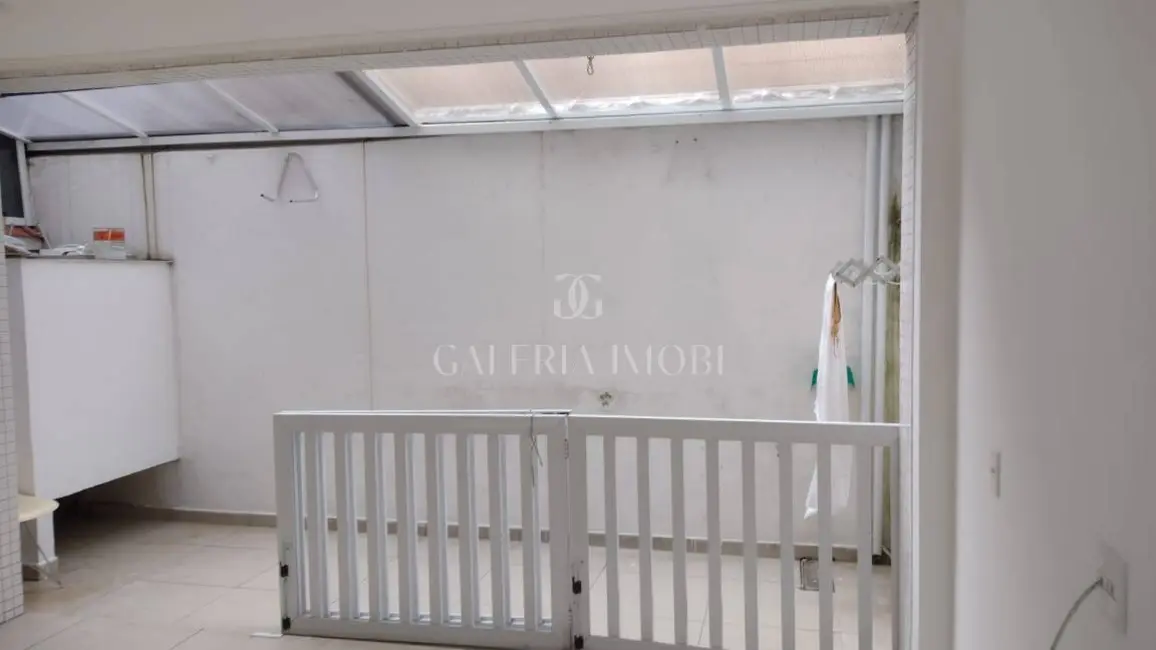 Foto 2 de Casa com 2 quartos à venda, 105m2 em Marapé, Santos - SP