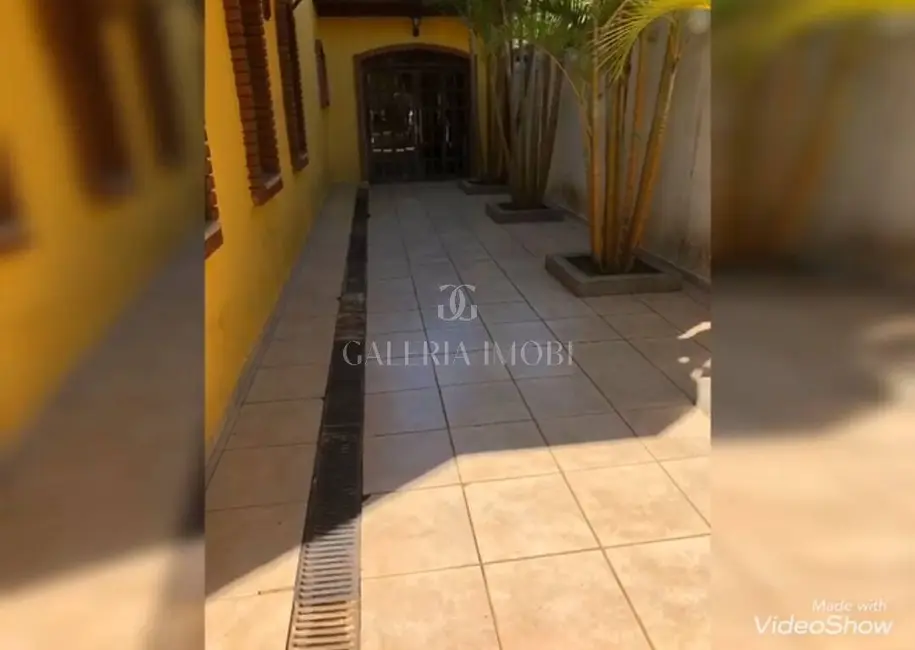 Chácara com 4 quartos à venda, 600m2 em Igarata - SP - imagem 3 Foto 3 de Chácara com 4 quartos à venda, 600m2 em Igarata - SP