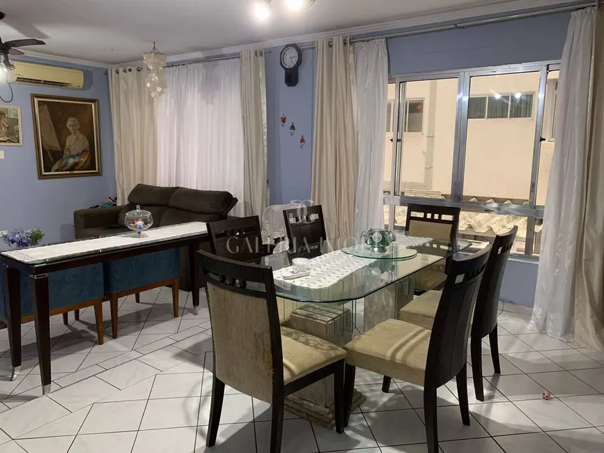 Foto 4 de Apartamento à venda, 140m2 em Gonzaga, Santos - SP