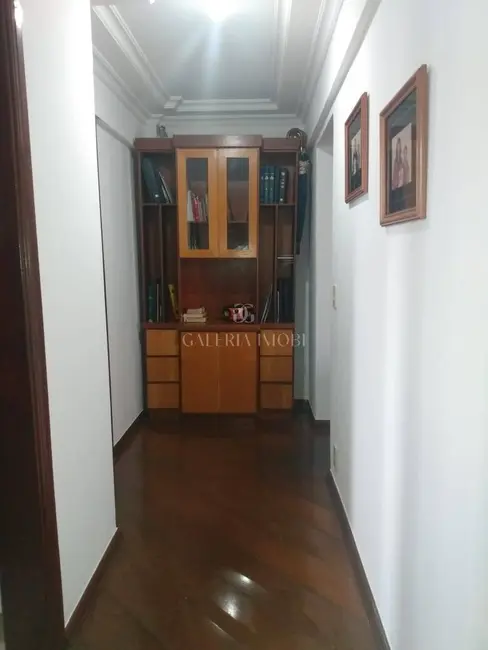 Apartamento com 3 quartos à venda, 120m2 em Centro, Londrina - PR - imagem 5 Foto 5 de Apartamento com 3 quartos à venda, 120m2 em Centro, Londrina - PR