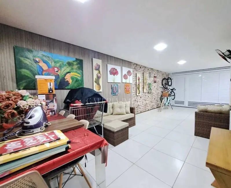 Casa com 2 quartos à venda, 127m2 em Marapé, Santos - SP - imagem 4 Foto 4 de Casa com 2 quartos à venda, 127m2 em Marapé, Santos - SP