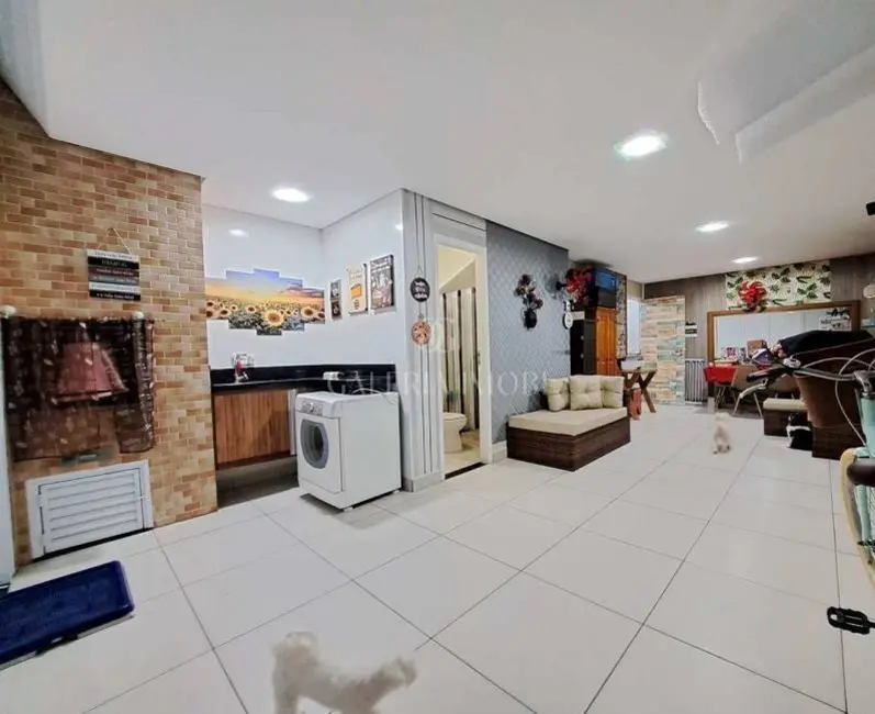 Casa com 2 quartos à venda, 127m2 em Marapé, Santos - SP - imagem 3 Foto 3 de Casa com 2 quartos à venda, 127m2 em Marapé, Santos - SP