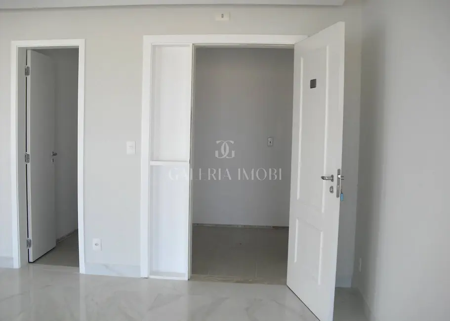 Apartamento com 3 quartos para alugar, 230m2 em Embaré, Santos - SP - imagem 6 Foto 6 de Apartamento com 3 quartos para alugar, 230m2 em Embaré, Santos - SP