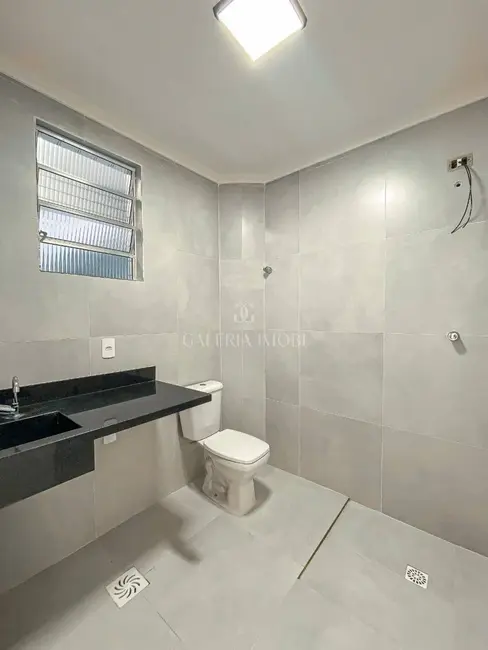 Foto 3 de Kitnet à venda, 26m2 em Tupi, Praia Grande - SP