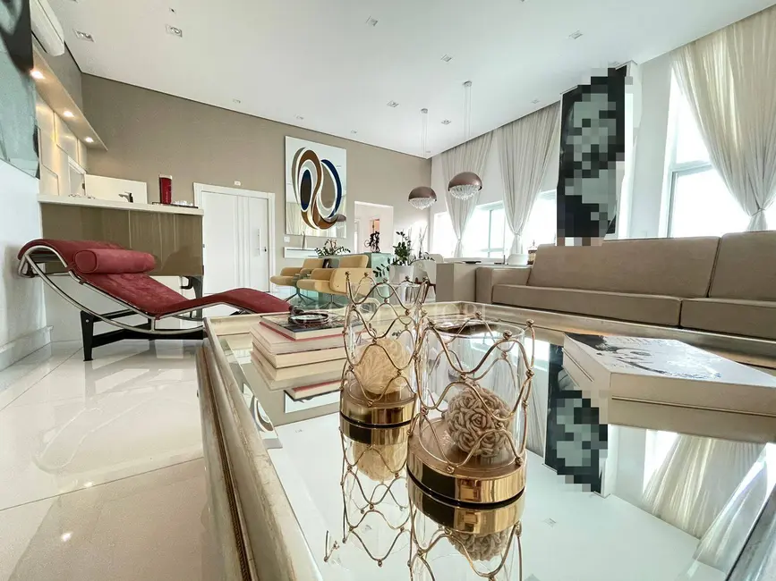 Apartamento com 5 quartos à venda e para alugar, 741m2 em Gonzaga, Santos - SP - imagem 4 Foto 4 de Apartamento com 5 quartos à venda e para alugar, 741m2 em Gonzaga, Santos - SP