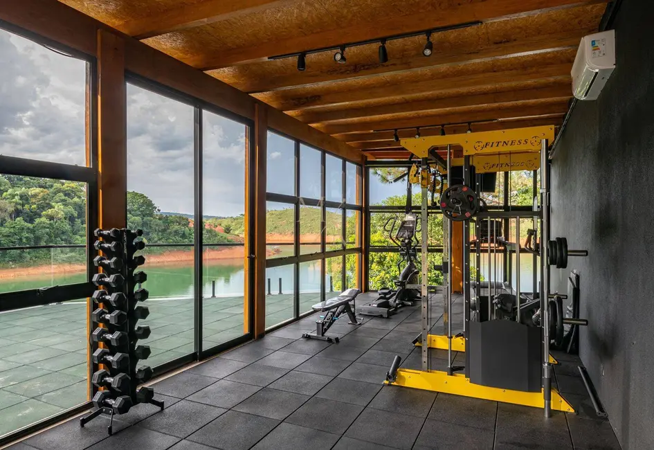 Foto 6 de Chácara com 5 quartos à venda, 670m2 em Chácaras Condomínio Recanto Pássaros II, Jacarei - SP